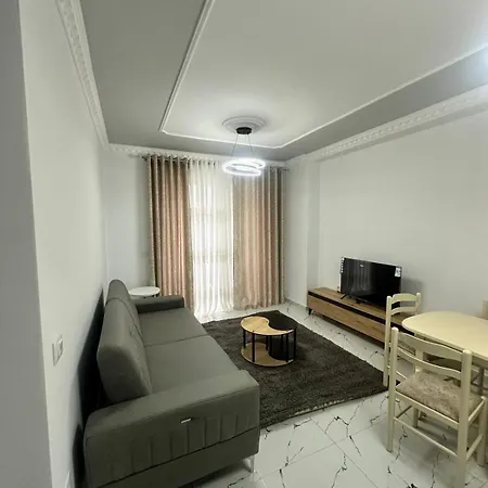 Golden Bliss 2 Apartment *